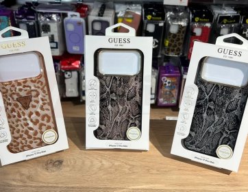 Guess MagSafe Uyumlu iPhone 17 Pro Max Desenli Premium Kılıf