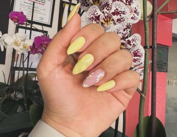 Pastel Sarı Papatya Nail Art
