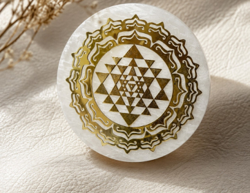 Sri Yantra’nın Gücü, Selenit’in Saflığı ✨