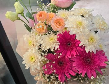 Papatya, Gerbera ve Gül Karışık Çiçek Buketi