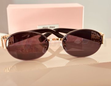 Miu Miu Oval Gold Detaylı Siyah Güneş Gözlüğü