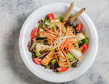 Hellimli Salata