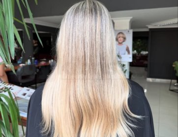 Rengi yeniden tasarlıyor, doğal ışıltıyı ortaya çıkarıyoruz