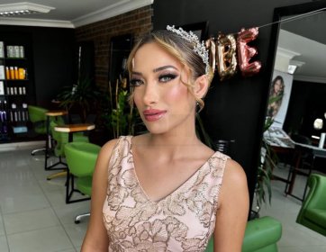 Zarafeti dokunuşlarımızla görünür, ışıltıyı onunla birlikte tamamladık