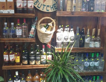 Kadehin dolsun, muhabbetin dursun