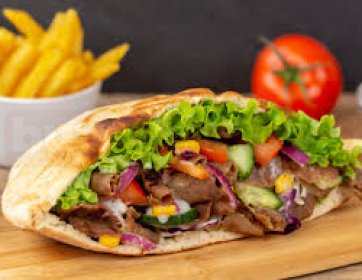 Kıbrıs pidesinde et döner