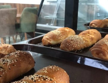 Susamlı Uzun Poğaça