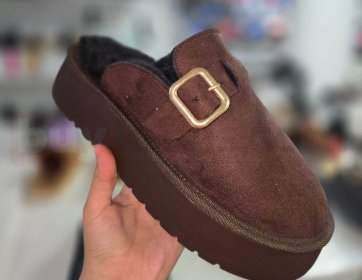 Tokalı Peluş Tabanlı Kadın Ev Terliği