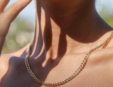 Altın Renk Yaprak Formlu Zincir Kolye