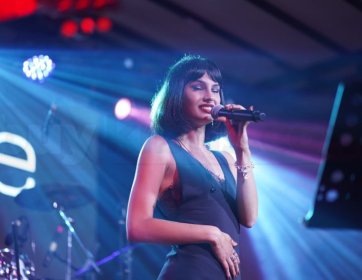 Öncelikle gelen misafirlerimizin ve Mary Jane’in ayaklarına sağlık..