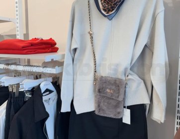 Kremrengi zebra detaylı sweatshirt