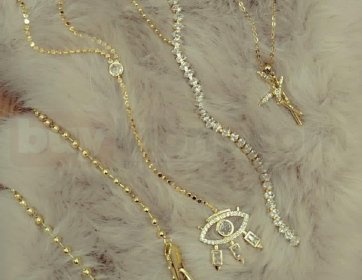 Zarif Figürlü İnce Zincir Kolye