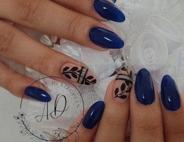 Koyu Mavi Şık Nail Art