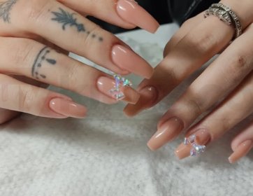 Nude Uzun Kare ve Kristal Aksesuar