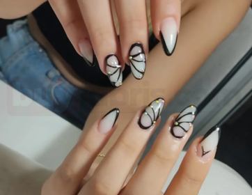 Siyah Beyaz Kelebek Desenli Tasarım