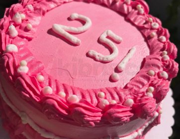 Pembe 25/1 Tarihli Özel Gün Pastası