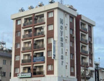 GAZİMAĞUSA SALAMİS YOLU ÜZERİNDE SATILIK TİCARİ İZİNLİ EŞYALI 2+1 DAİRE