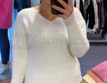 Yumoş Dokulu Beyaz Triko Kazak