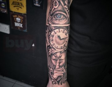 Zaman & Gizem Temalı Realistik Kol Dövmesi