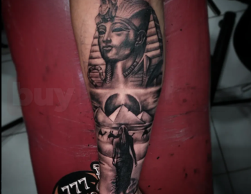 Antik Mısır & Piramit Temalı Dövme