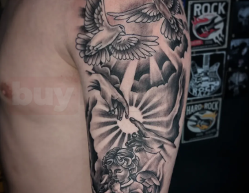 Melek & İlahi Dokunuş Temalı Kol Dövmesi