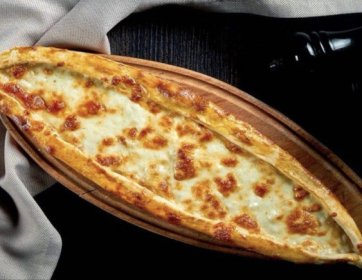 Hellimli ve Kaşarlı Pide