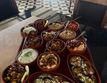 Green Hill Restaurant’ta Zengin Meze Sofrası