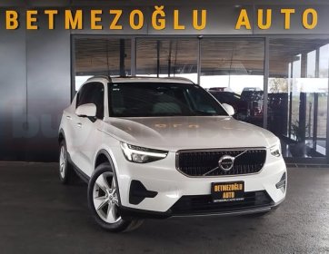 VOLVO CX40 B3