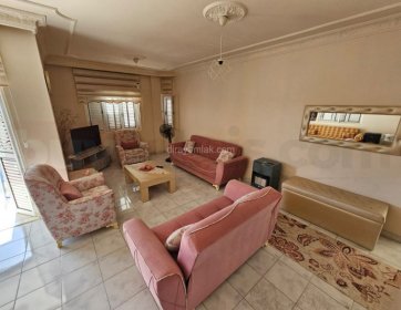 Gönyeli'de merkezi konumda, durak ve anayola sıfır 3+1 ful eşyalı daire.