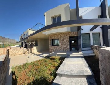 Girne Boğazda Uygun Fiyatlı Villalar Girne Boğaz Bölgesi 460 m2 Arsa İçinde Geniş Bahçeye Sahip İkiz Villalar Satılık
