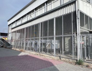 Lefkoşa Alayköy Sanayi Bölgesinde Satılık İş Merkezi