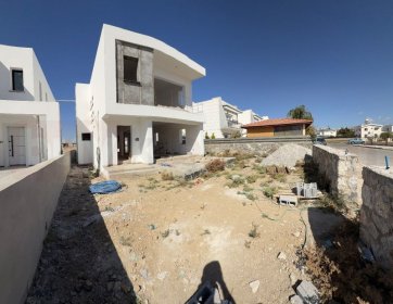 Gönyeli Bölgesinde Geniş Bahçeye Sahip Villamız Satılık