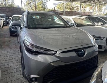Toyota corolla cross suv hybrid 