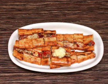 Kıbrıs Pidesi Tavuk Döner